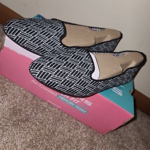 Skechers Cleo Memory Foam Flats-Size 9